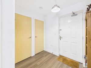 Entrance hallway- click for photo gallery